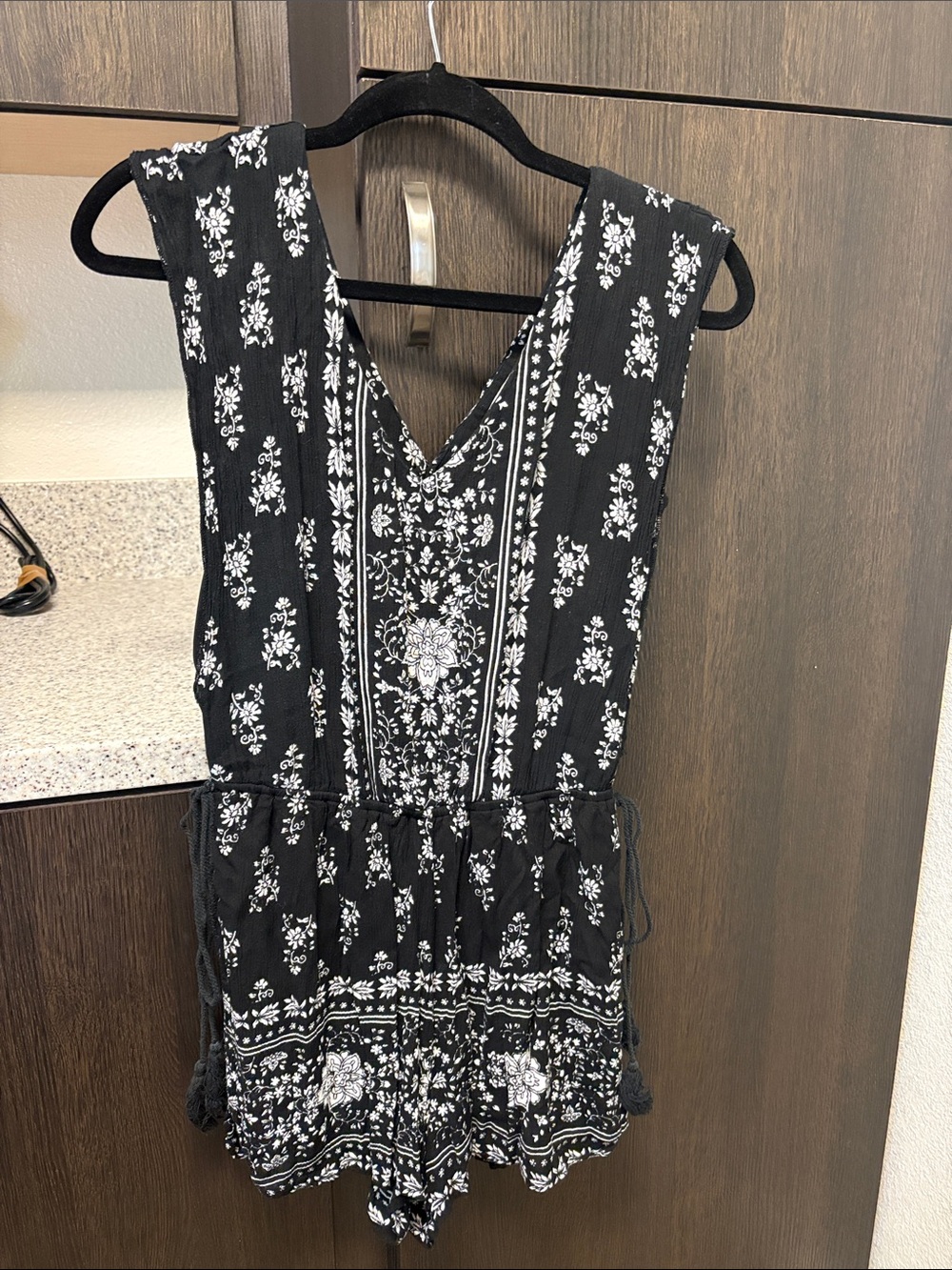 bailey blue Black & White Floral V-Neck Romper